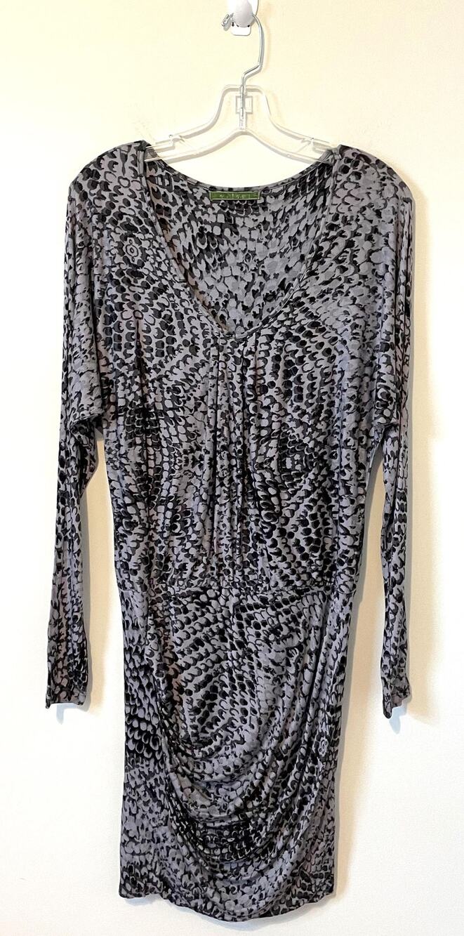 Velvet Snake Knit Gathered Long Sleeve Knee Length Dress Black Gray Size Medium